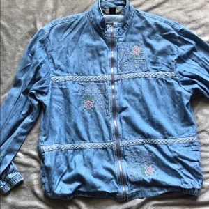 💕Flash Sale💕 Vintage embroidered jean jacket